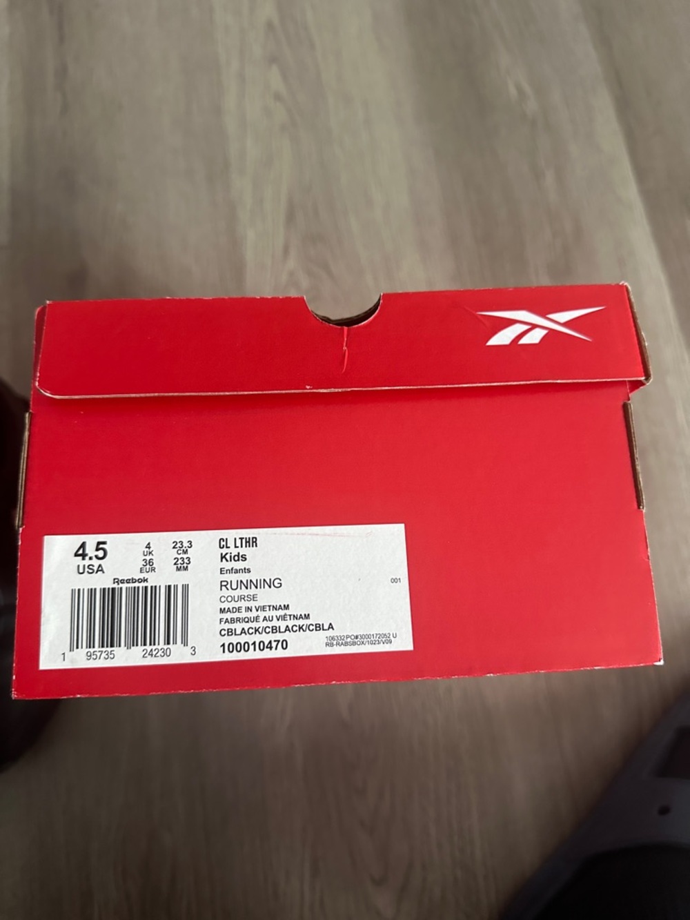 Reebok Men's Black Leather Sneakers with Subtle Branding - Picture 2 of 6